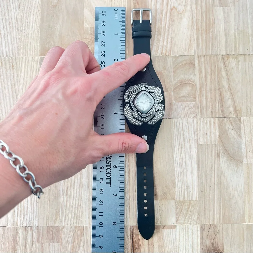 Rare Fossil ladies silver tone rose leather strap fashion watch NEW BATTERY